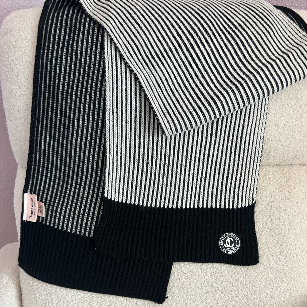 Juicy Couture scarf